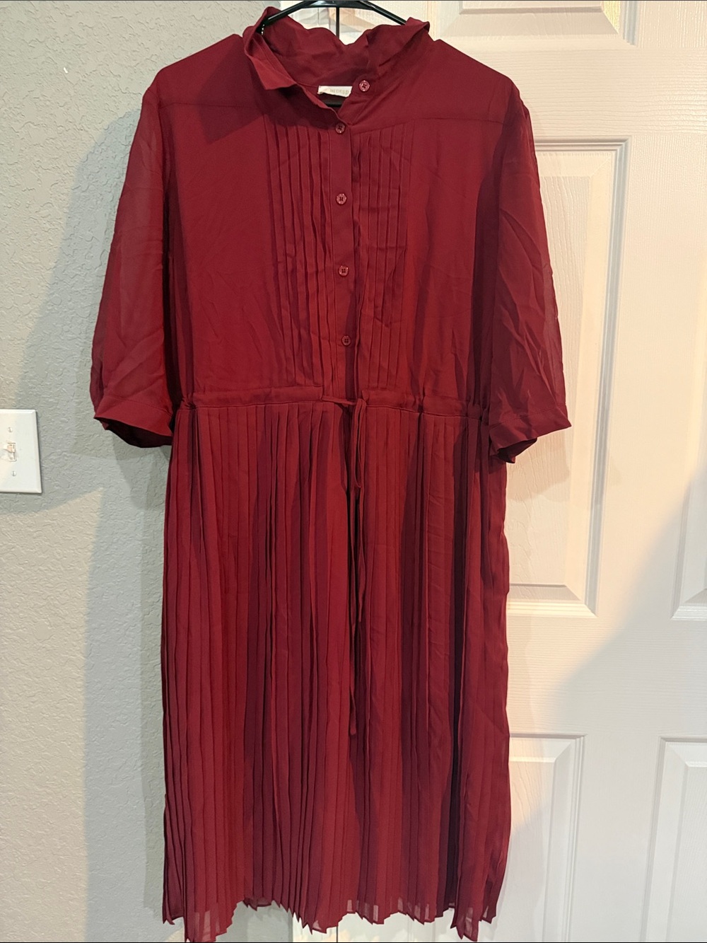 Women's Pleated Button-Front Burgundy Dress 3/4 Sleeve